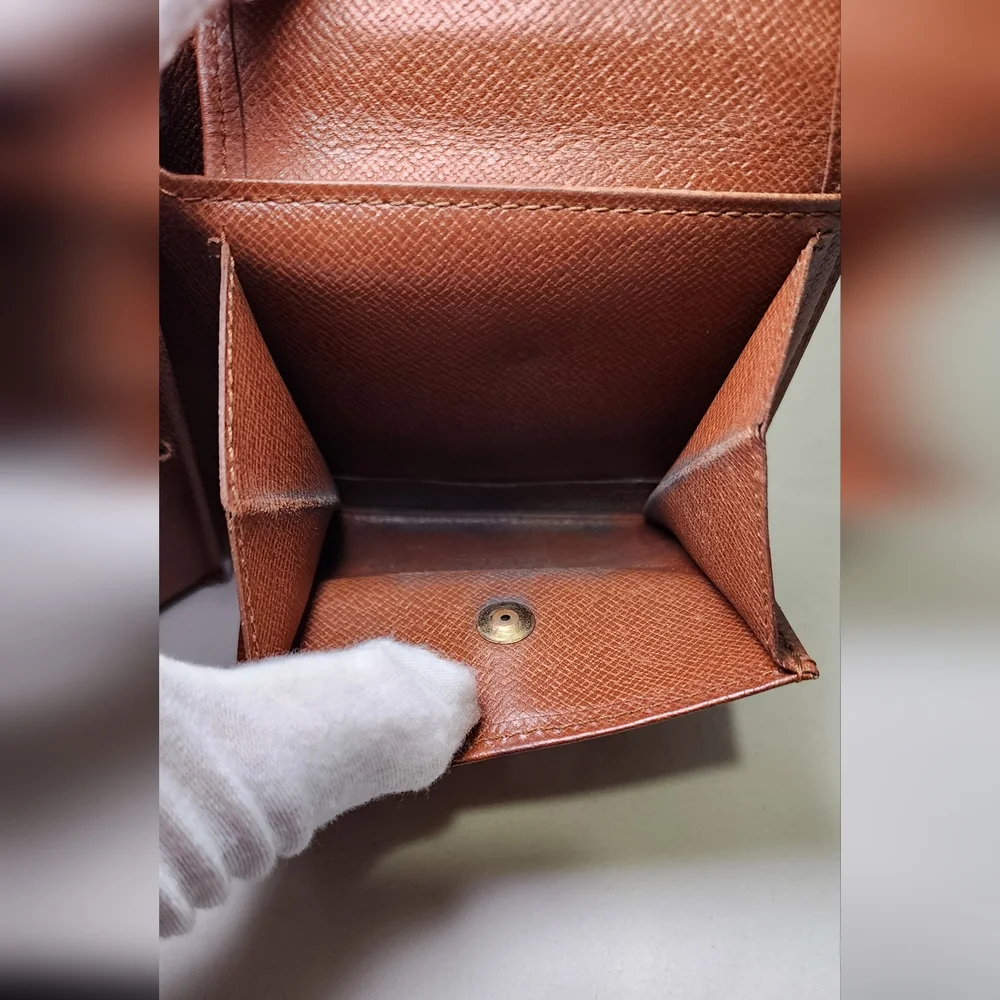 Louis Vuitton Monogram Bi-Fold - Picture 3 of 15